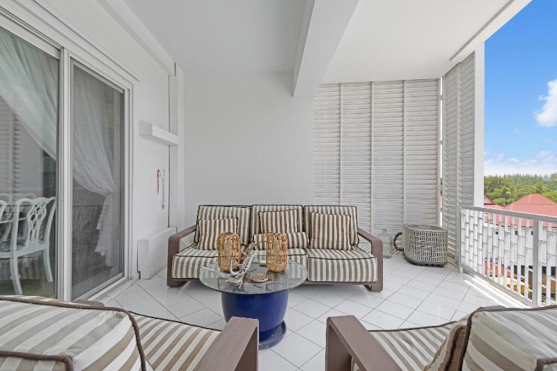 Wave Song - Stunning apartment on beach with pool - image 16