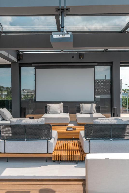 Beyond The Palms - Impressive Brand New 4BR Canggu Villa with Rooftop - image 5
