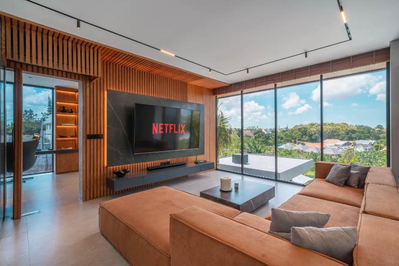 Beyond The Palms - Impressive Brand New 4BR Canggu Villa with Rooftop - image 38