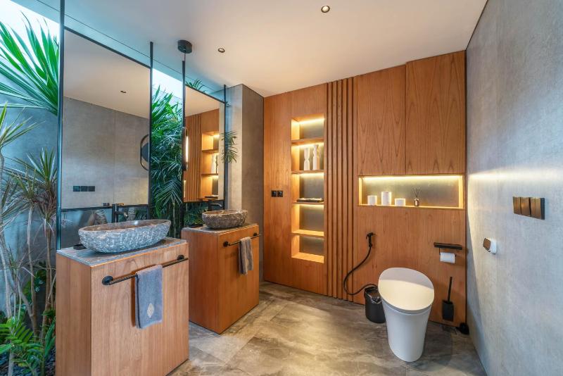 Beyond The Palms - Impressive Brand New 4BR Canggu Villa with Rooftop - image 15