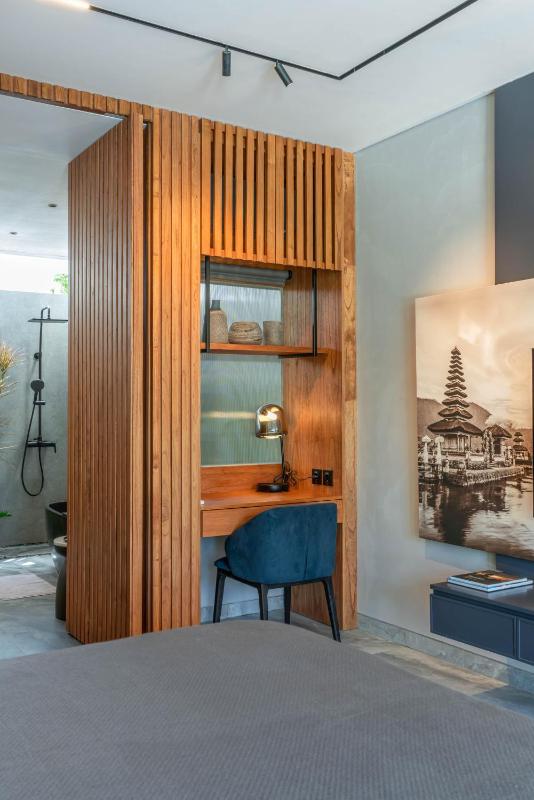 Beyond The Palms - Impressive Brand New 4BR Canggu Villa with Rooftop - image 9