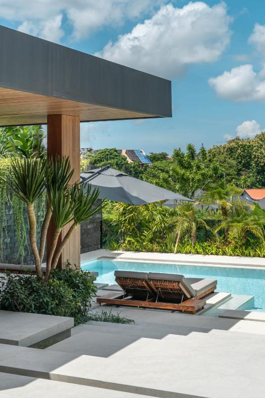 Beyond The Palms - Impressive Brand New 4BR Canggu Villa with Rooftop - image 11