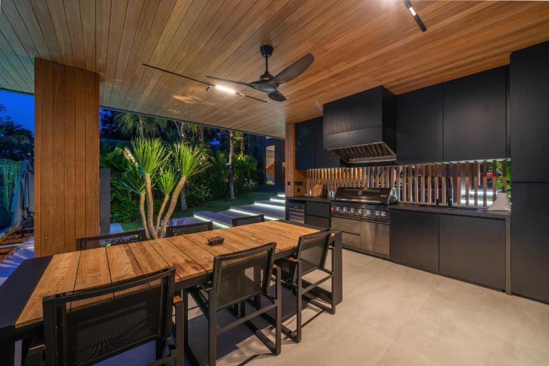 Beyond The Palms - Impressive Brand New 4BR Canggu Villa with Rooftop - image 26