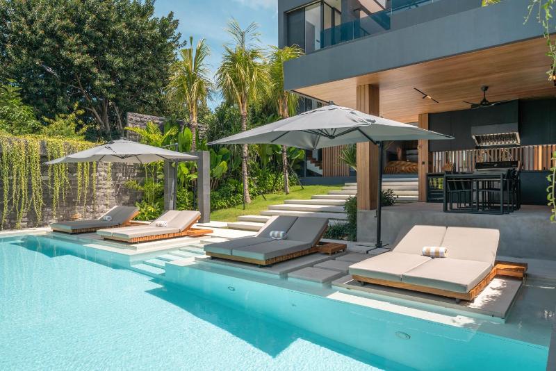 Beyond The Palms - Impressive Brand New 4BR Canggu Villa with Rooftop - image 39