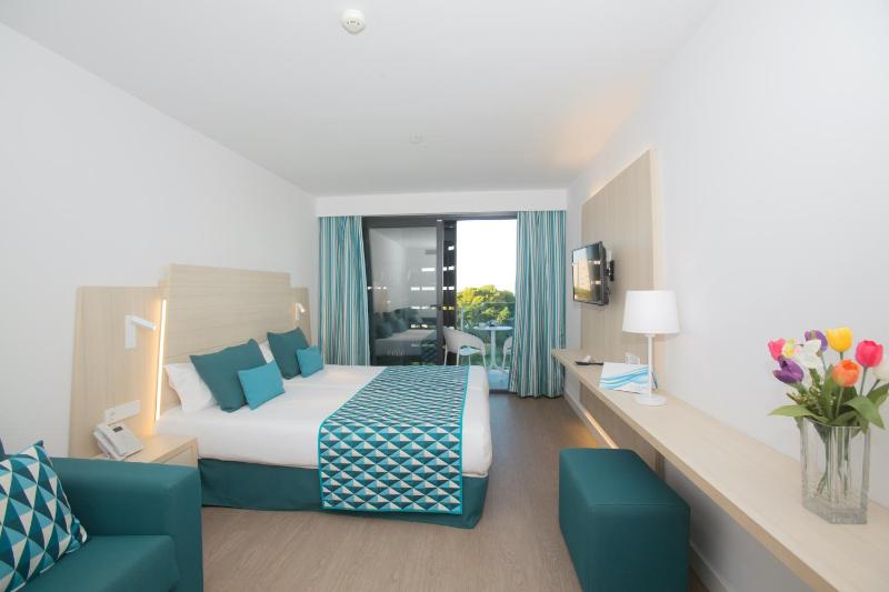 Rooftop Junior Suite with Jacuzzi image 1