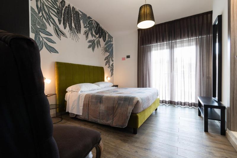 Double Room image 1