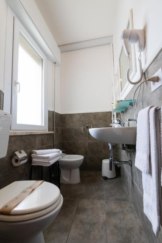 Double Room image 2