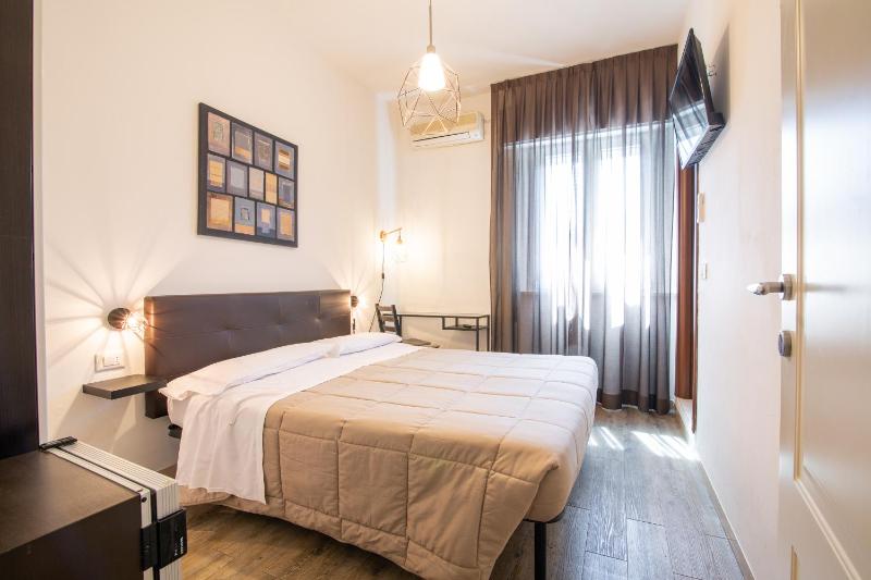 Economy Double Room image 1