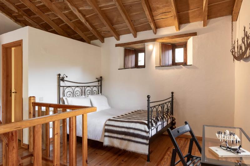 One-bedroom House - Staircase image 1