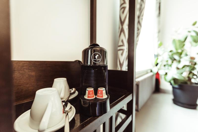 Double or Twin Room image 3