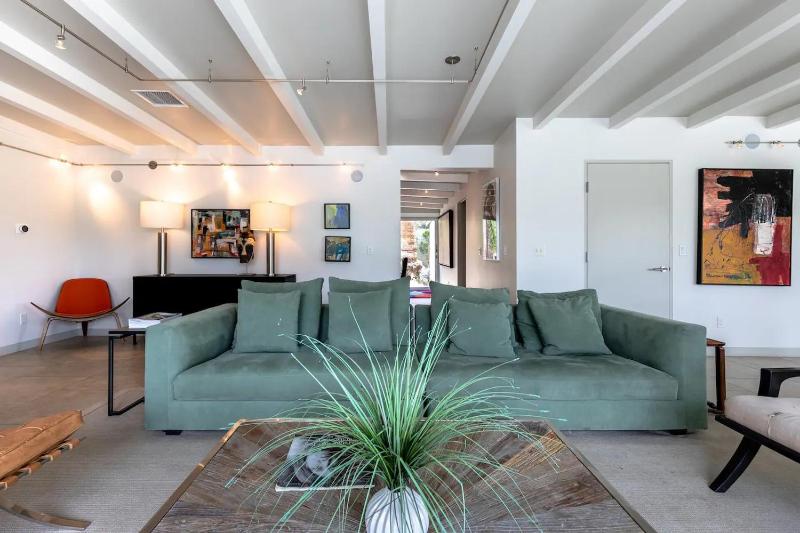 Villa Annika - Beautiful Villa with Large Pool and Spa - image 21
