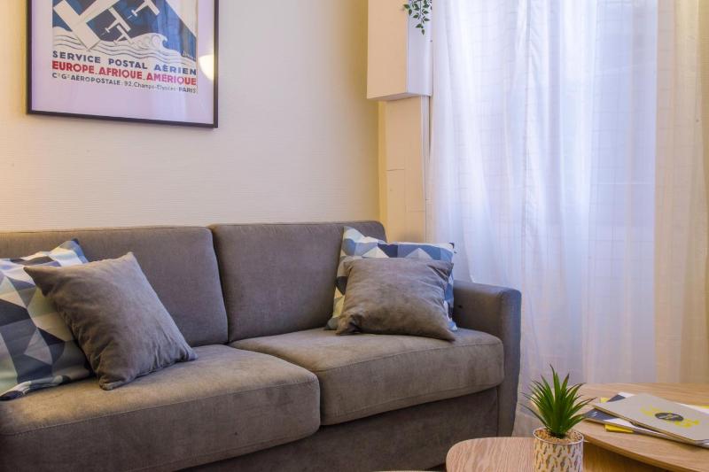 One-Bedroom Apartment image 2