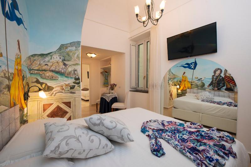 Hotel Antica Repubblica in the historical center 2 minutes awayat 170mt from the Sea - image 50