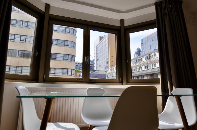 Superior Apartment image 3