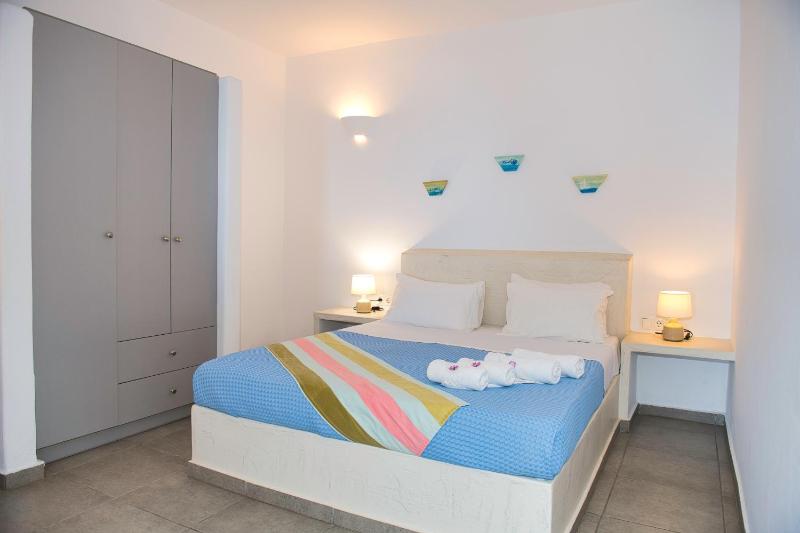 Deluxe double room with Caldera view image 1