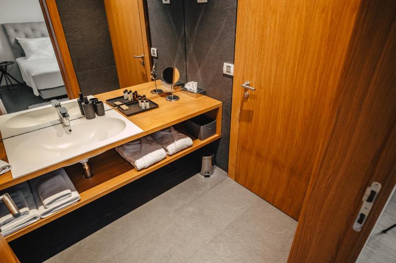 Superior Double Room image 3