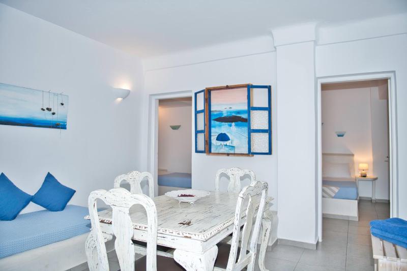 Deluxe Triple Room image 2