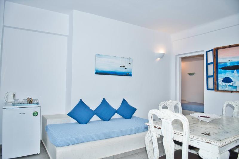 Deluxe Triple Room image 4