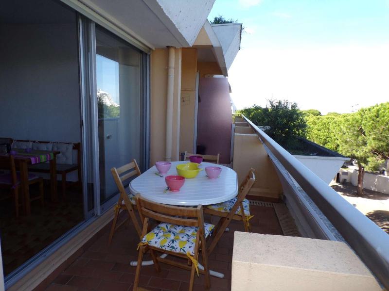 2 Pièces avec Terrasse Piscine et Box – Centre Ville La Grande Motte - FR-1-328-97 - image 1