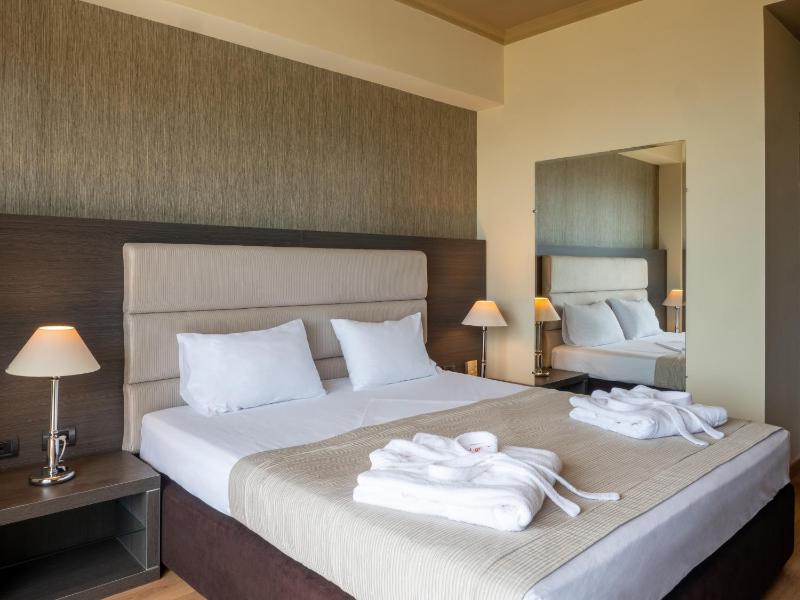 Double or Twin Room with Sea View image 1