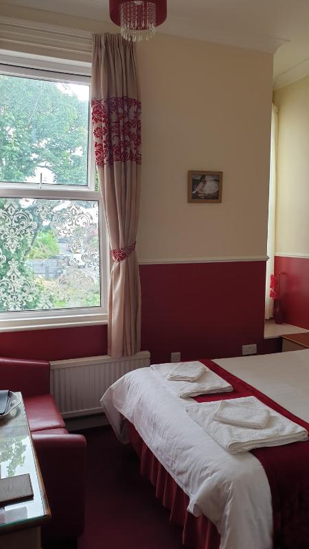 Standard Double Room image 2