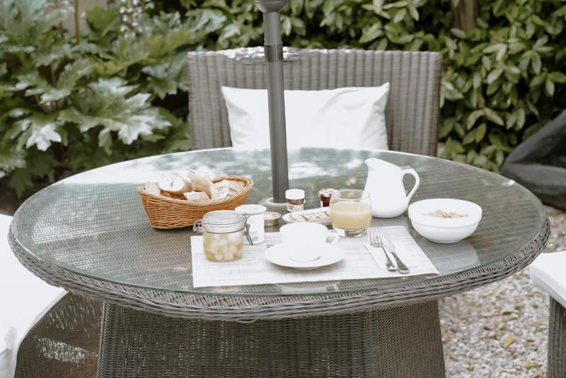 Two-Bedroom Apartment with Garden View image 1