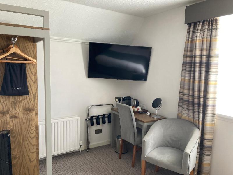 Double Room image 1