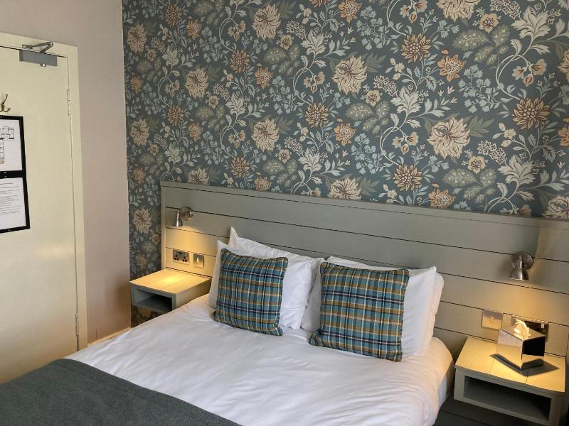 Small Double Room image 1