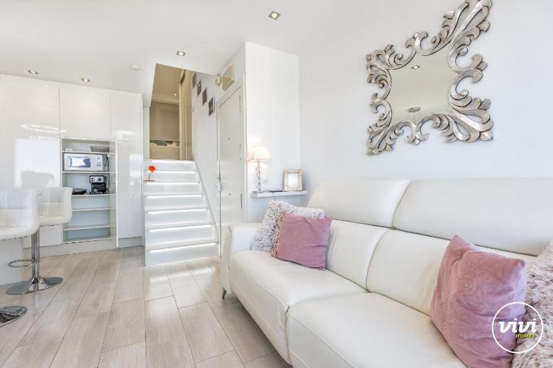 ViVi Homes - Octopussy - Pool Balcony & Sea View - image 5