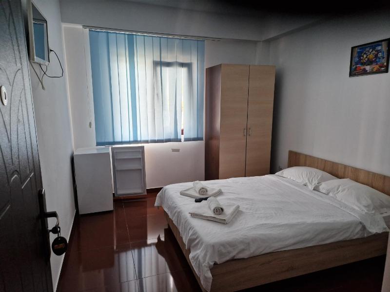 Double Room image 2