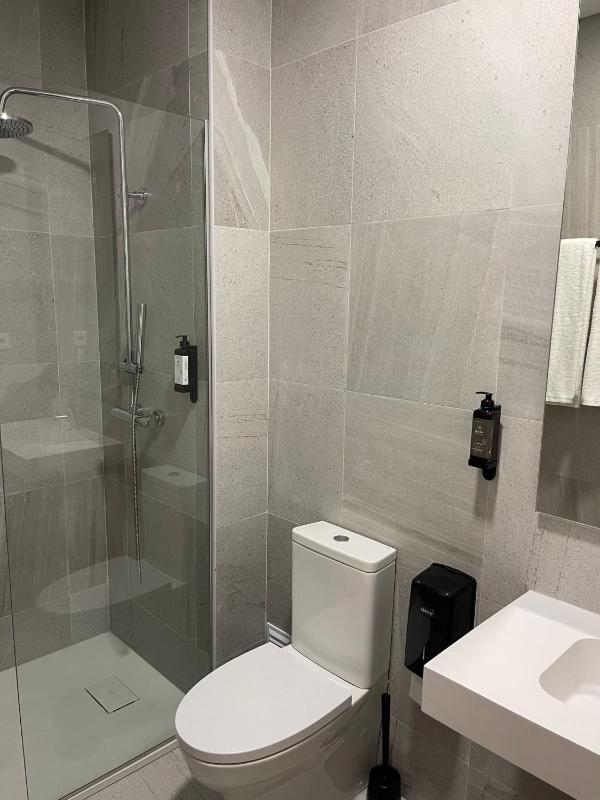 Premium Double Room image 3