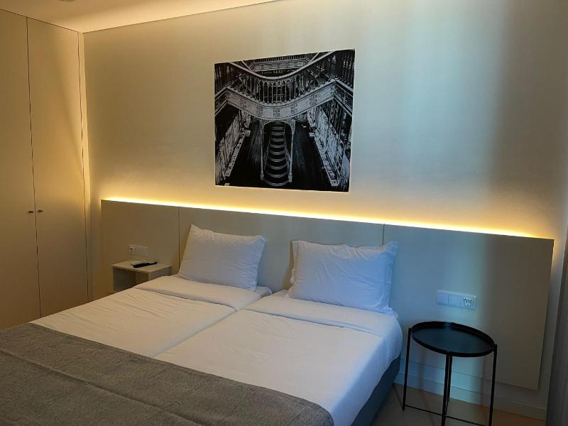 Deluxe Triple Room image 1