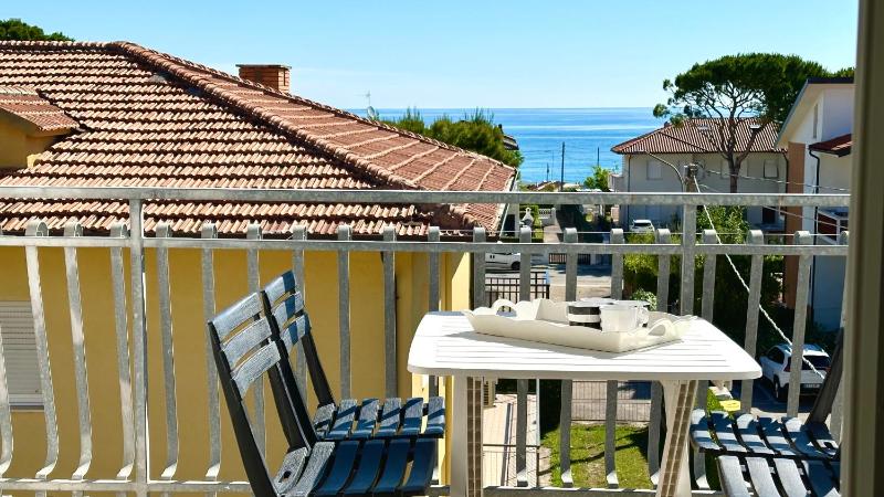 M399 - Marcelli, nuovo bilocale con vista mare Images