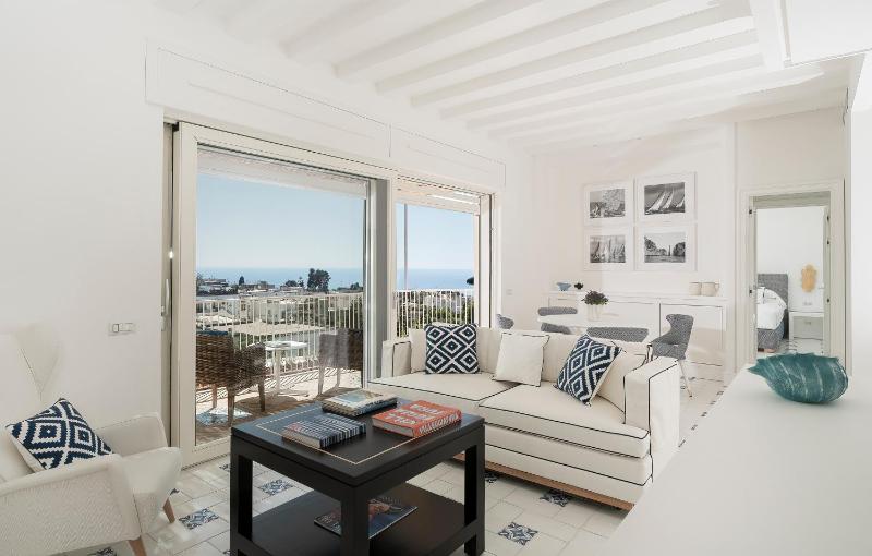 Dependance Suite with Sea View image 4