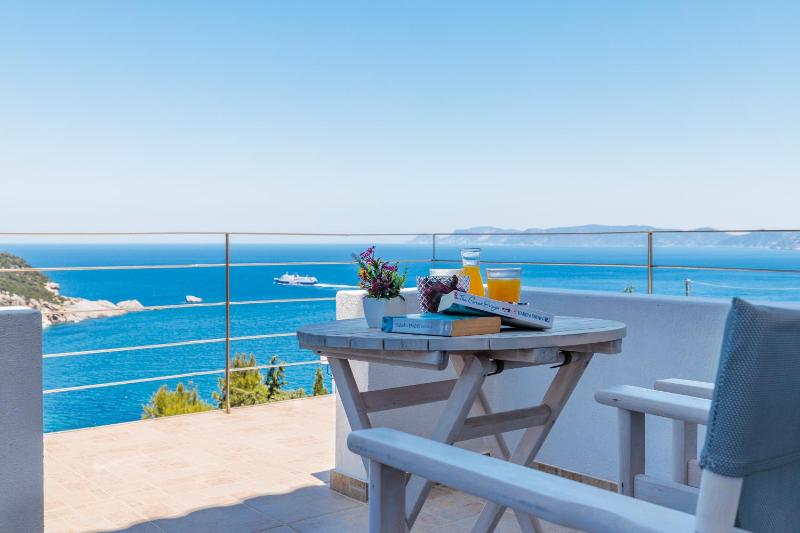 Sea View Studios - image 7