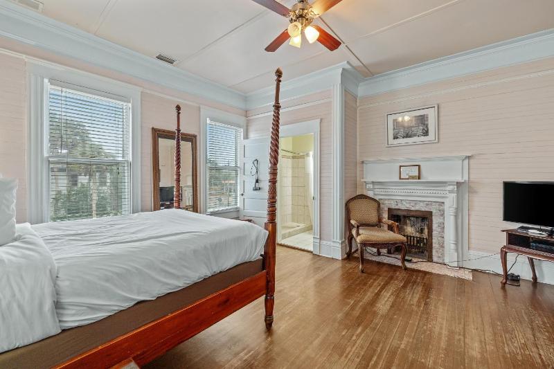 Queen Room - Accessible/Nonsmoking image 4