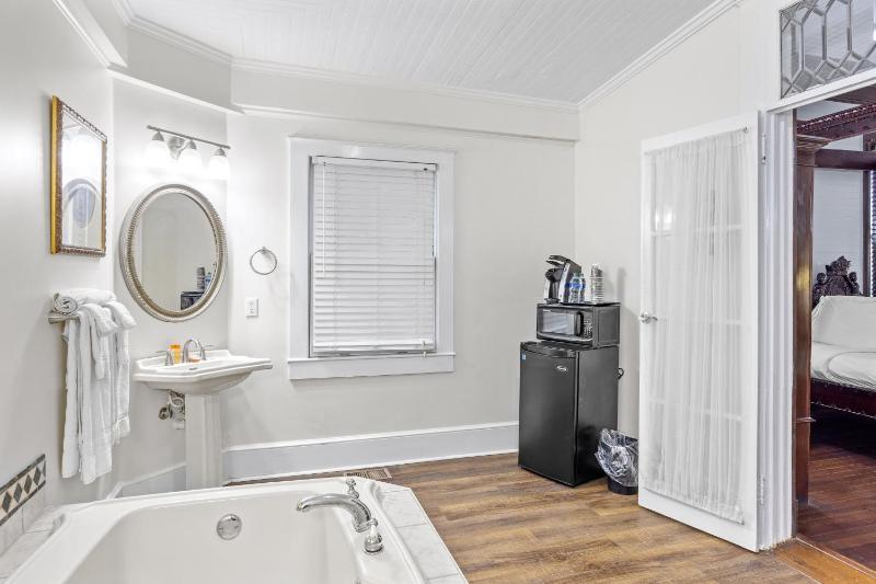 King Suite image 2