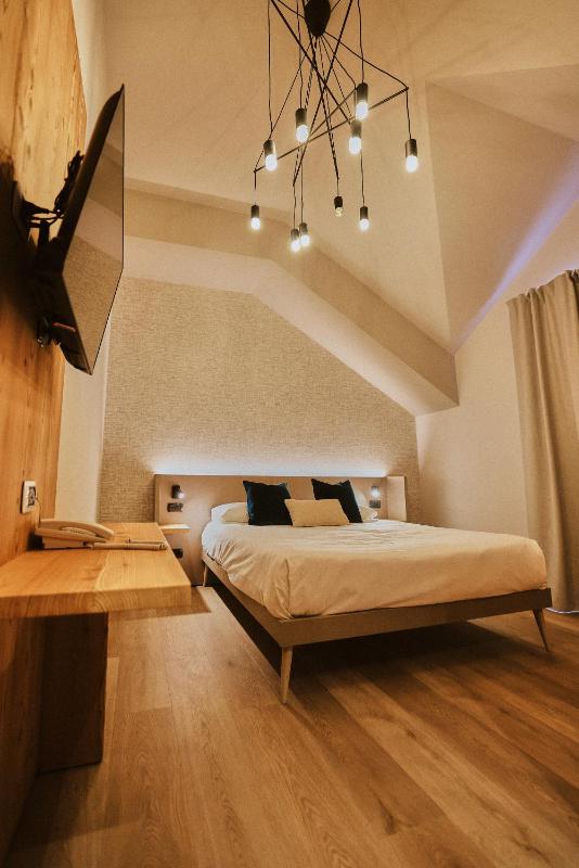 Superior Double Room image 3