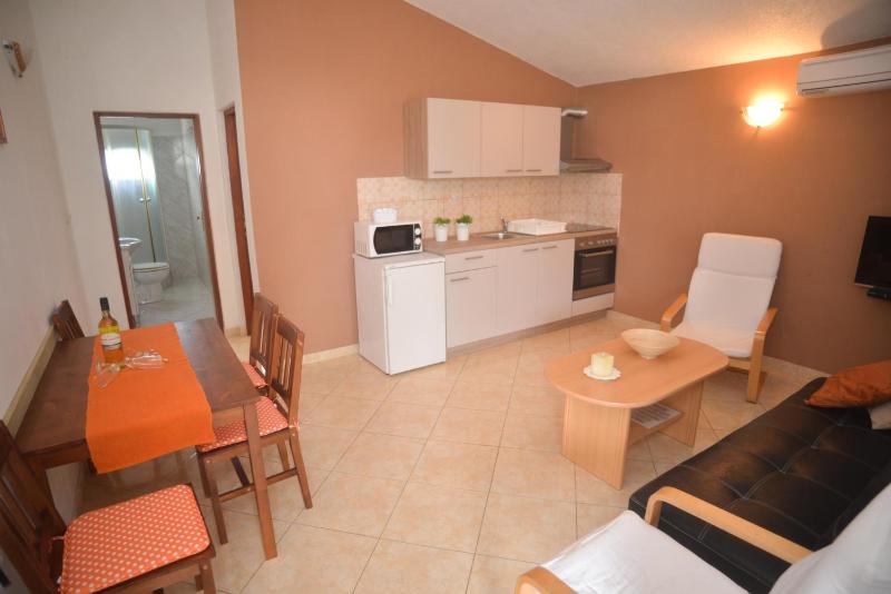 Apartment image 4