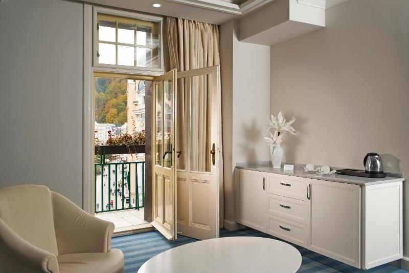 Deluxe Suite image 4