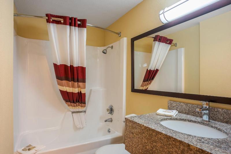 Deluxe Room with One Queen Bed Disability Access Non-Smoking image 2