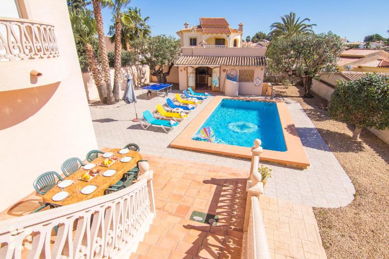 Villa Luna Feliz by Abahana Villas - image 12
