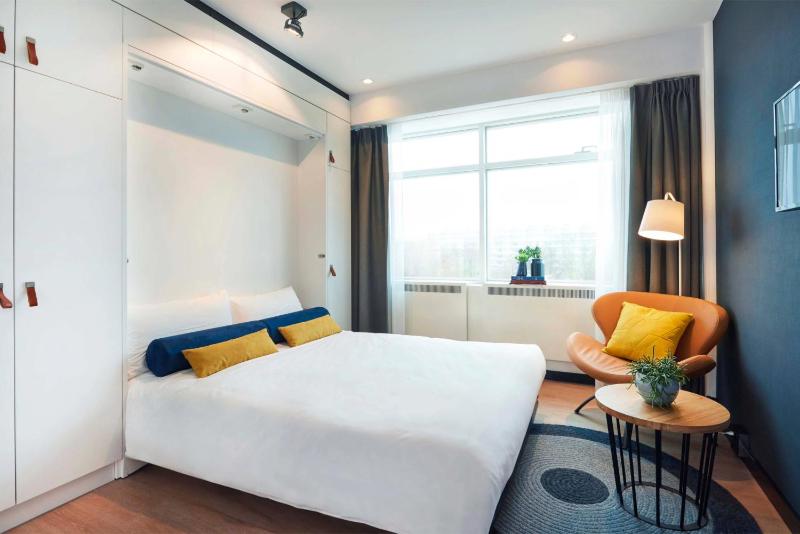 Studio with Murphy Bed image 1