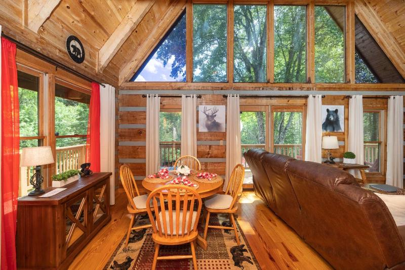 Yoli Bear Hideaway - image 14