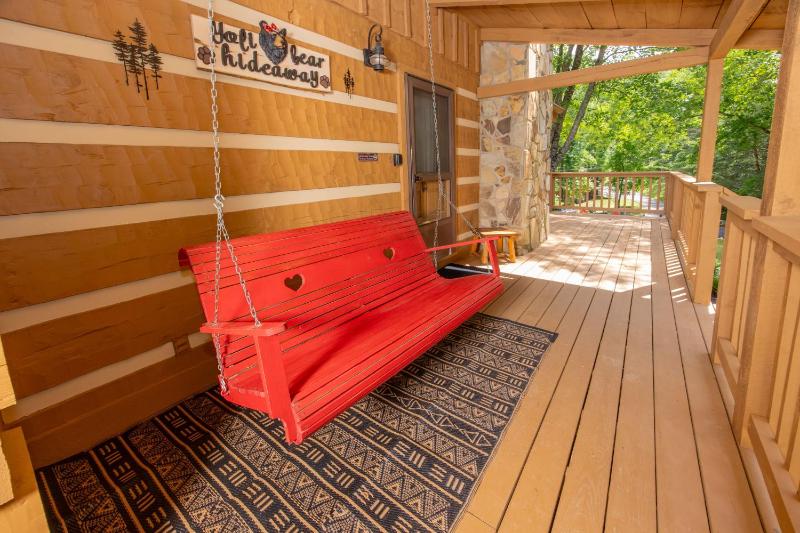Yoli Bear Hideaway - image 6