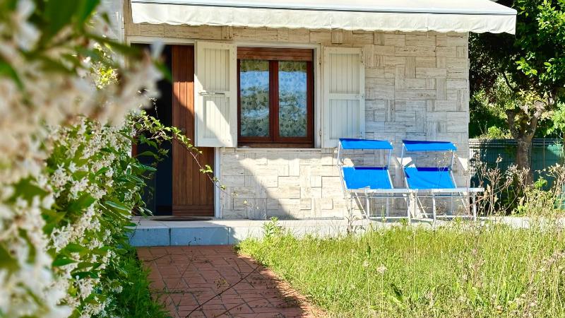 M404 - Marcelli trilocale con giardino a due passi dal mare - image 4
