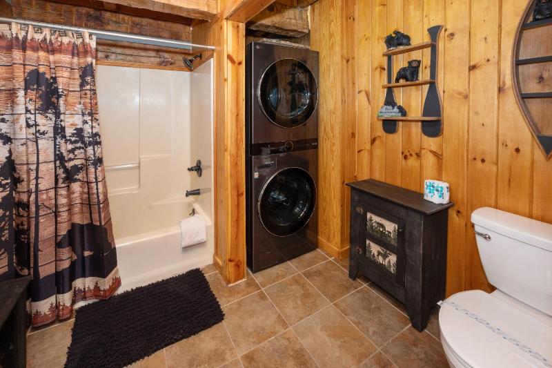 Yoli Bear Hideaway - image 7
