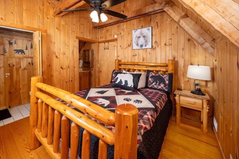 Yoli Bear Hideaway - image 37