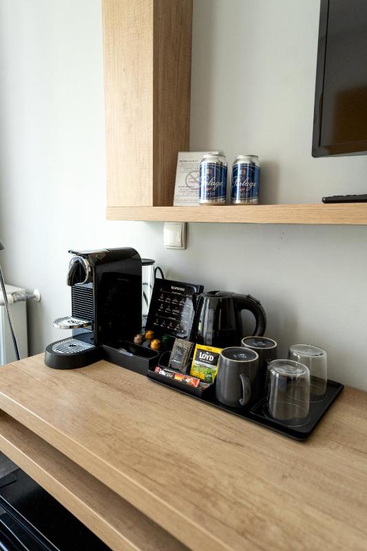 Deluxe Double Room with Balcony image 2