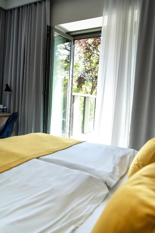 Double Room with Terrace image 4